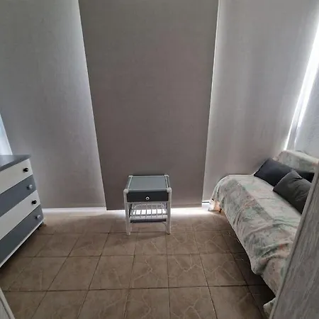 Agreable 3 Personnes La Nouvelle Rdc Et Petit Jardin 아파트