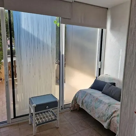 Agreable 3 Personnes La Nouvelle Rdc Et Petit Jardin 포르트라누벨