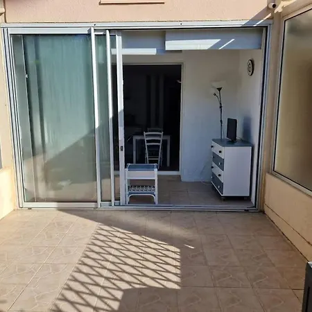 Agreable 3 Personnes La Nouvelle Rdc Et Petit Jardin